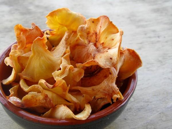 Chips ou croustilles de panais sans friture | GOURMANDISE ...