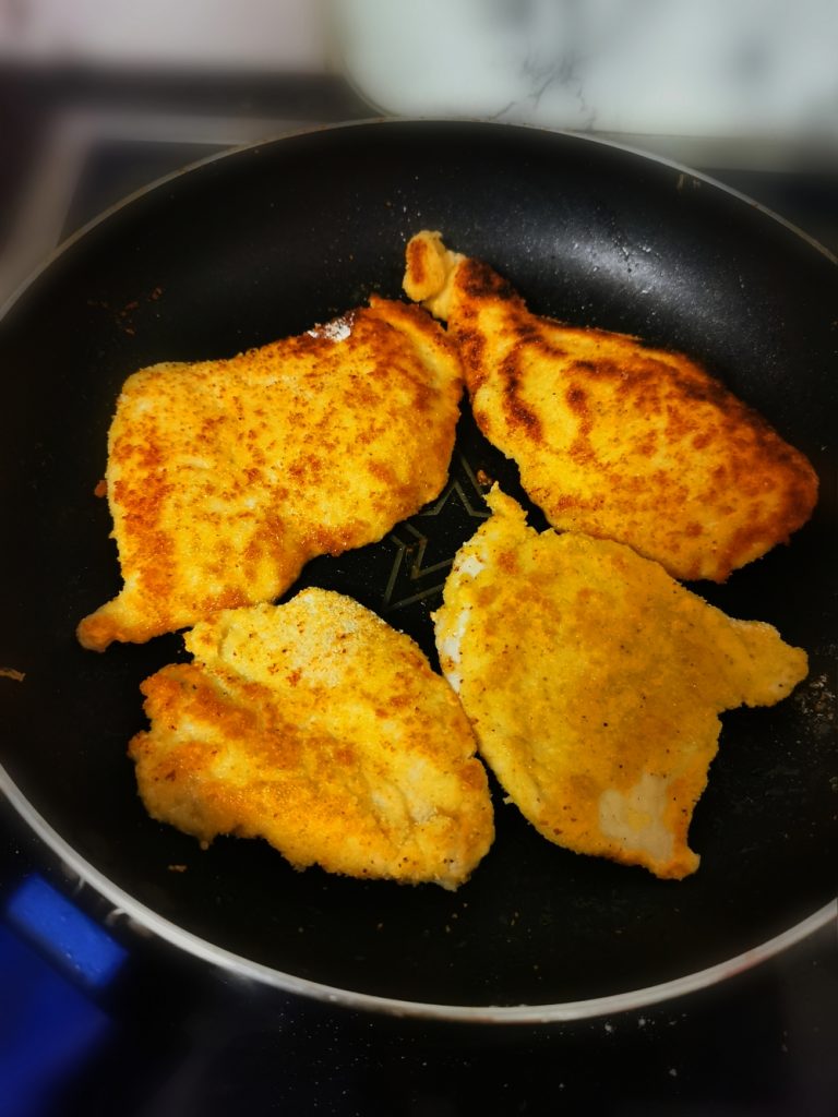 Chicken parmigiana, poulet pané australien