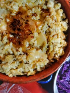 Les Käsknöpfle du Liechtenstein, pâtes au fromage et oignons