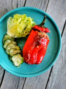 Poivron farci au riz, raisins et feta (recette grecque)