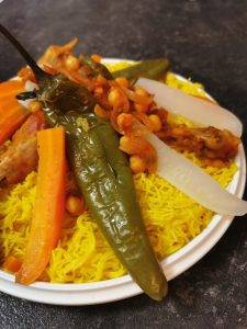 Dwida mfawra, vermicelles aux épices et poulet (Tunisie)