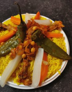 Dwida mfawra, vermicelles aux épices et poulet (Tunisie)