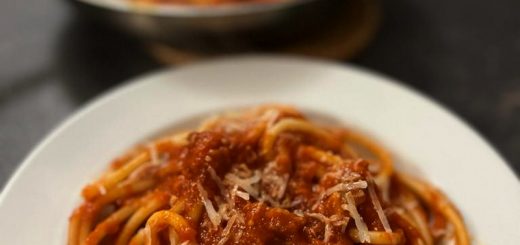 Bucatini all'amatriciana, recette de Rome, Italie