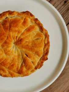 Tourtiflette, tourte ou galette salée façon tartiflette