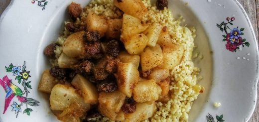 Navets à la cannelle, raisins et oignons