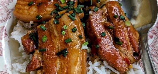 Thit kho trung, poitrine de porc au caramel