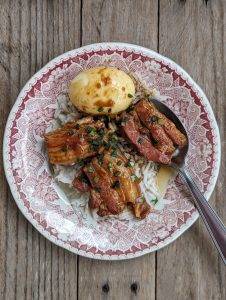 Thit kho trung, poitrine de porc au caramel, Vietnam