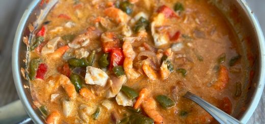Moqueca, ragoût brésilien au poisson et crevettes