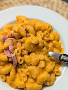 Coquillettes à la crème de courge et lard