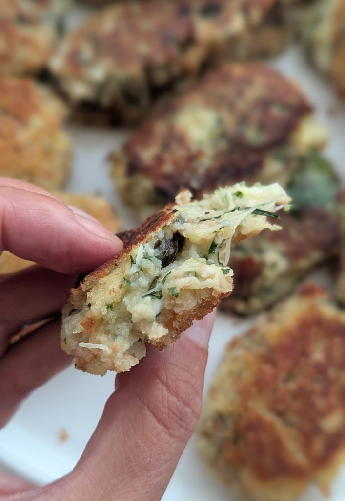 Kolokithokeftedes, beignets galettes à la courgette et feta